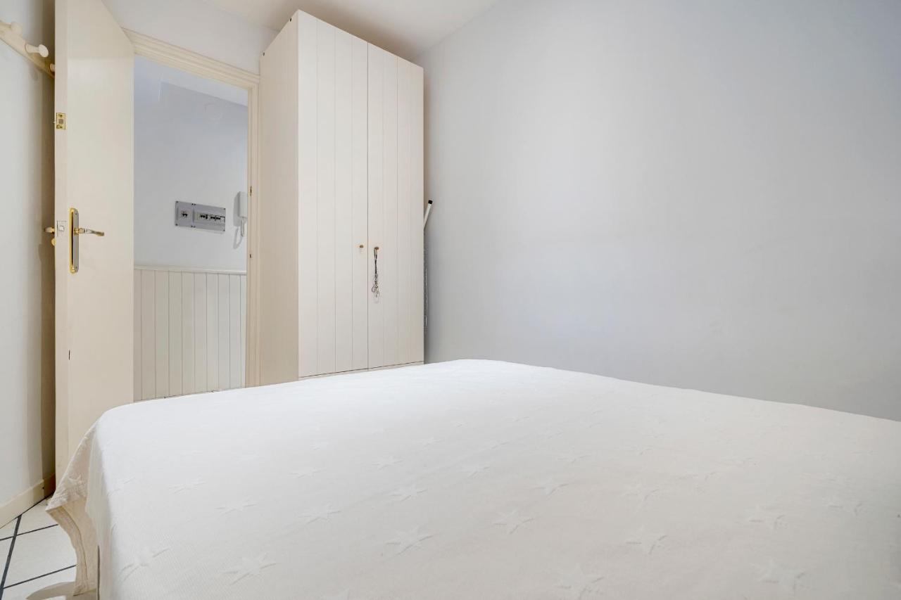 סאלו Hauzify I Apartament Capellans מראה חיצוני תמונה